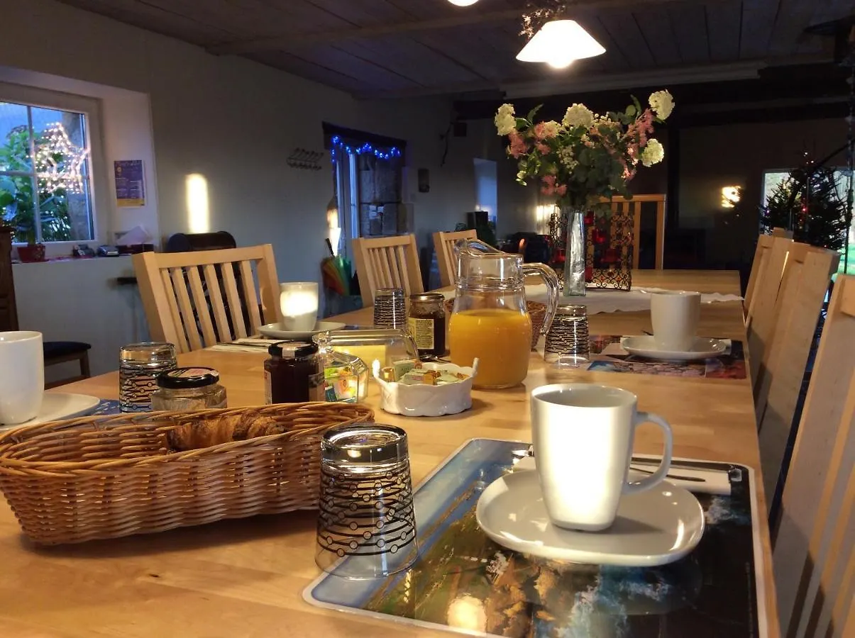 Le Gite De L'Araucaria Ploërdut Bed & Breakfast